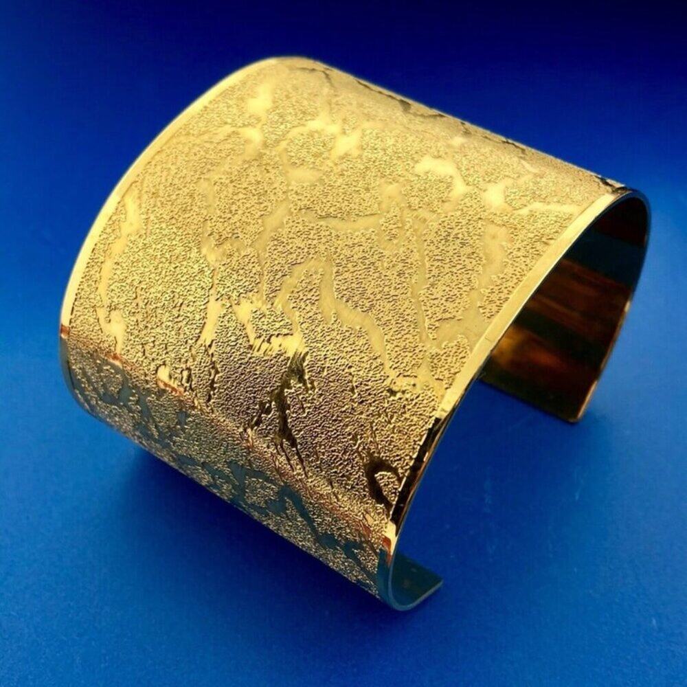 Vintage Francesca Visconti Gold Tone Cuff Bracelet. OS